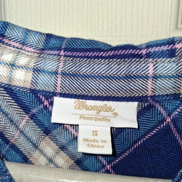 Wrangler Blue Plaid Button-Down Shirt - Picture 4 of 4